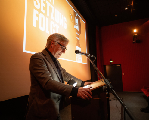 Bielefelds Kulturdezernent Dr. Udo Witthaus spricht zur Begrüßung