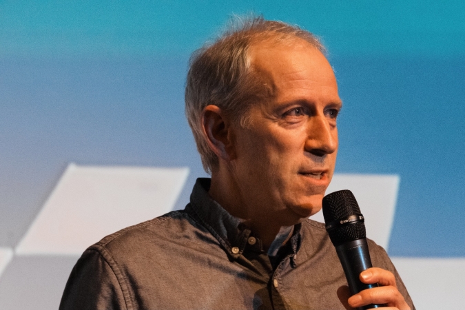 Filmhaus-Vorstand Jochen Kopp verleiht den Filmhaus-Förderpreis