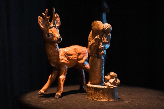 Die Trophäen beim Bilderbeben: Publikumspreis "Bambi" und Hauptpreis "Der kleine Plumpe"